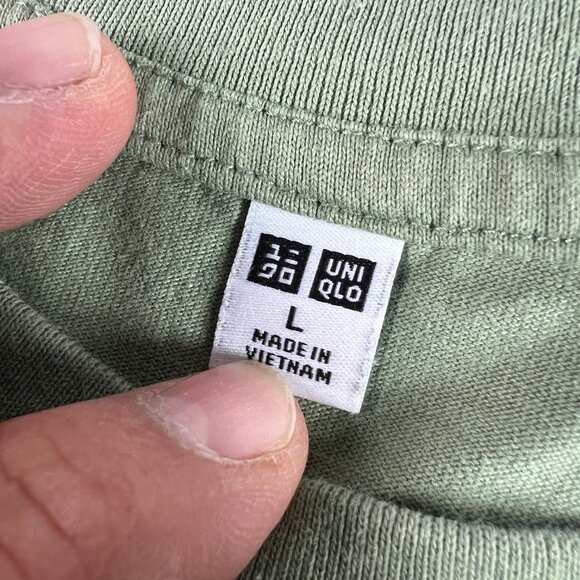 Uniqlo Shirt Men's Large Green Faded Pocket Short Sleeve Tee - Picture 4 of 10